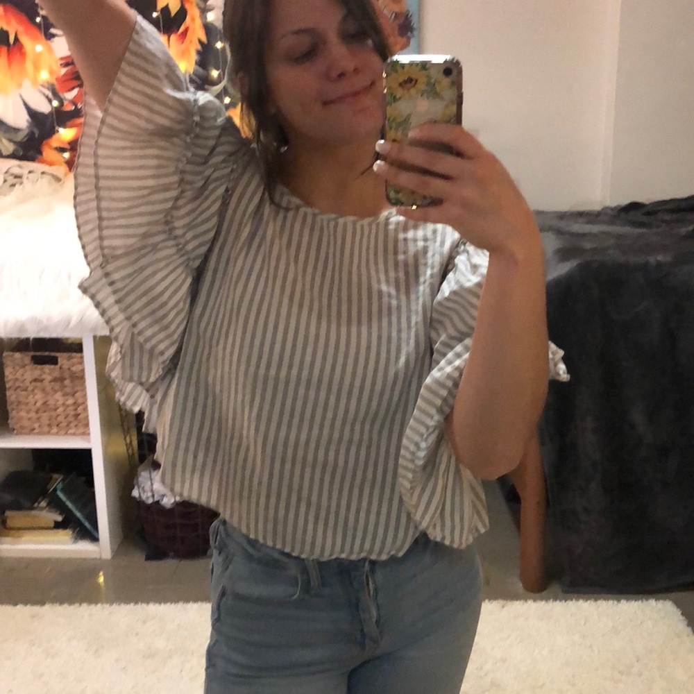 Eri & Ali striped statement sleeve ruffle top